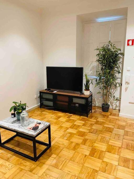 Moderno Com Jardim Av. Da Liberdade * Lissabon